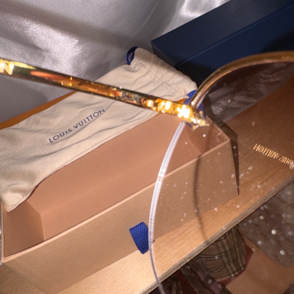 Louis Vuitton Gold Frame Rimless Gradient Sunglasses with Monogramed Lenses - Picture 9 of 11